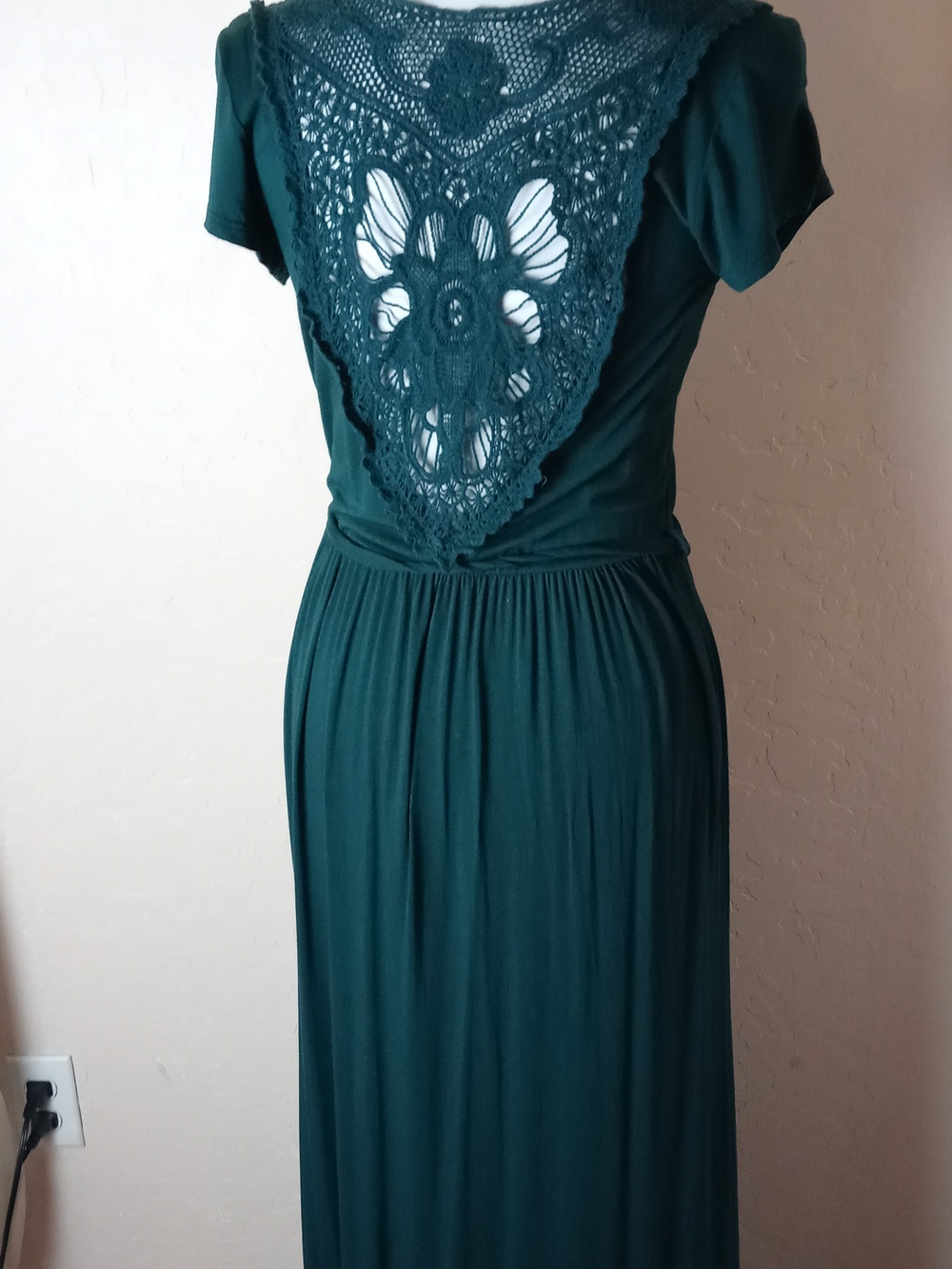Gilli Deep Green Short Sleeve Scoop Neck Maxi Dress with Lace Back - Picture 4 of 7